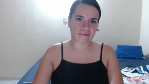 carlajames_1 online show from December 12, 2024, 2:26 am