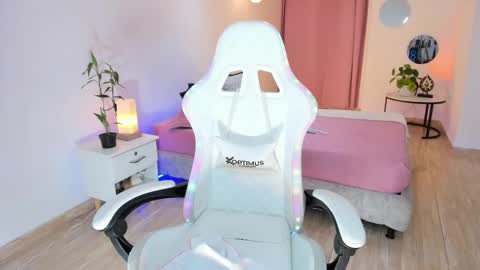 Alejandra online show from March 6, 2026, 12:40 am