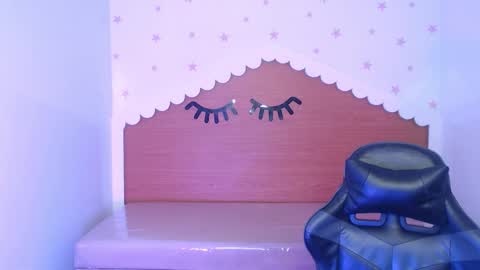 CARLYE   online show from December 17, 2025, 3:12 am