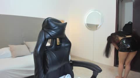 C A R L I N A online show from December 4, 2025, 12:14 pm