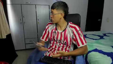 Snapshot of carlitosex09 chatting on February 19, 2025, 3:27 pm master online show from February 19, 2025, 3:27 pm