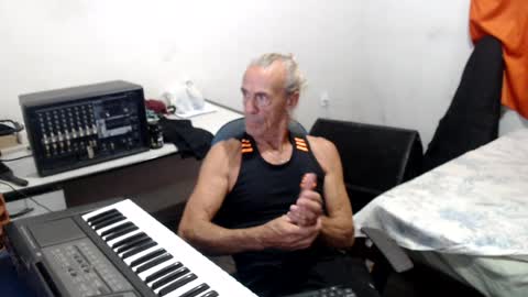 carlos online show from July 28, 2026, 12:51 am