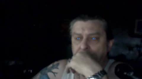 carlos712009 online show from April 12, 2026, 6:18 am