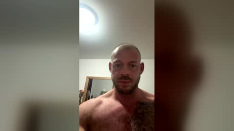 carloslavigne4 online show from April 1, 2026, 2:56 am