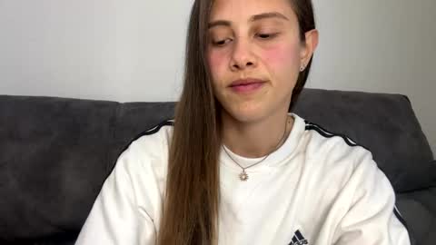 Carlotta4you  online show from March 5, 2025, 5:50 pm