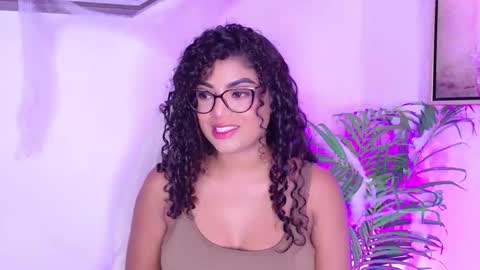 Carly Monroe  online show from October 30, 2025, 10:10 pm