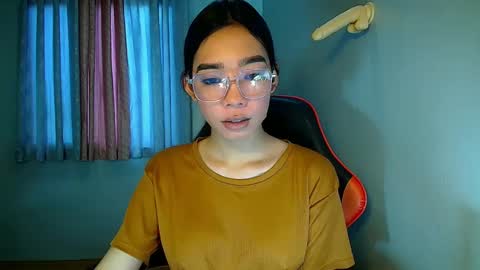 Snapshot of carmelasexmachinex chatting on February 4, 2025, 3:33 am carmela online show from February 4, 2025, 3:33 am