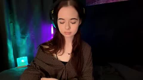 Snapshot of carmellacarrico chatting on October 16, 2025, 3:13 pm Rin online show from October 16, 2025, 3:13 pm