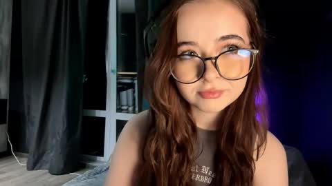 Snapshot of carmellacarrico chatting on October 18, 2025, 3:24 pm Rin online show from October 18, 2025, 3:24 pm