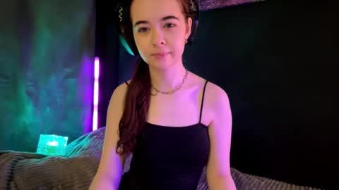 Snapshot of carmellacarrico chatting on October 19, 2025, 1:23 pm Rin online show from October 19, 2025, 1:23 pm