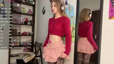 Elina online show from June 4, 2026, 9:54 pm