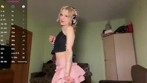 Elina online show from June 18, 2026, 11:31 pm