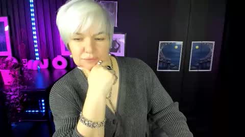 Carmen online show from December 19, 2025, 9:44 pm