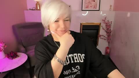 Snapshot of carmensoft chatting on April 24, 2026, 9:28 pm Carmen online show from April 24, 2026, 9:28 pm
