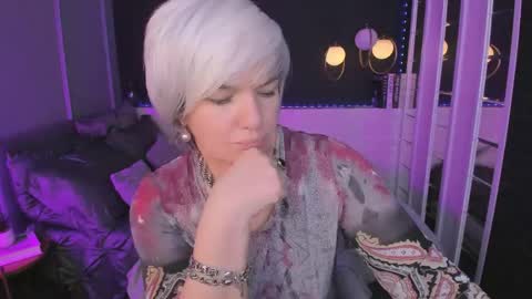 Snapshot of carmensoft chatting on May 6, 2026, 10:42 am Carmen online show from May 6, 2026, 10:42 am