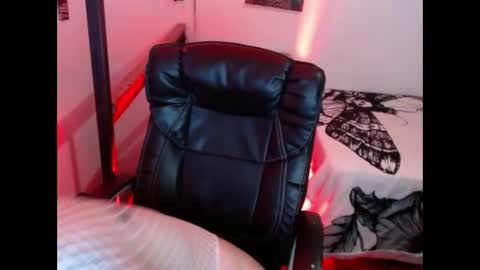 CARMILLA ROSS online show from January 10, 2025, 11:54 am