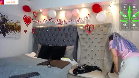 Caro Fisher online show from February 15, 2026, 12:58 pm