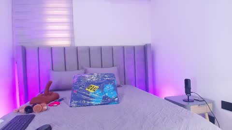 Carol online show from December 3, 2025, 7:34 pm