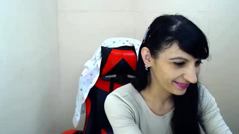 Carol Mathevs online show from November 5, 2025, 8:25 am