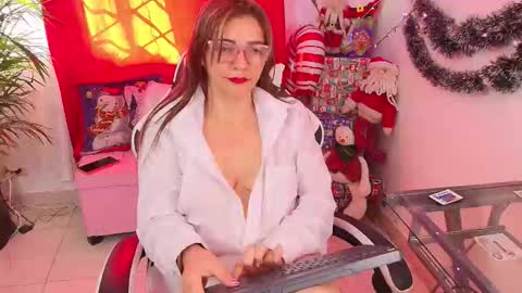 CAROL online show from December 15, 2025, 1:04 pm