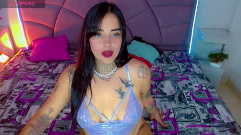 Snapshot of carolaine01 chatting on October 4, 2025, 8:51 pm Carolaine01 online show from October 4, 2025, 8:51 pm