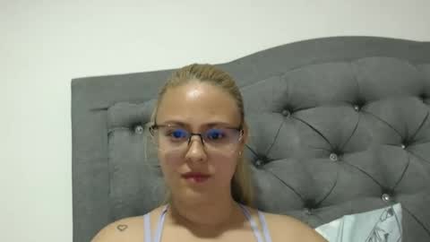 carolay02 online show from November 10, 2025, 1:59 am