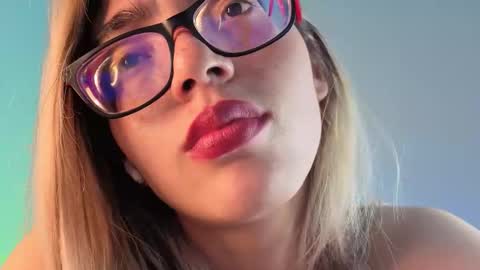 Snapshot of carolblonde chatting on February 4, 2026, 12:05 am Char online show from February 4, 2026, 12:05 am