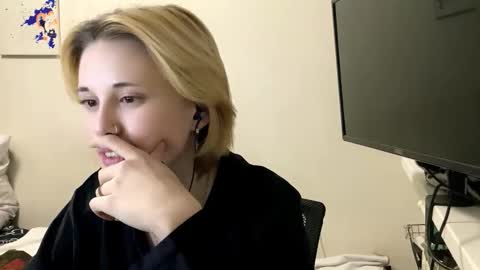 Call me Carol online show from November 17, 2025, 4:46 pm