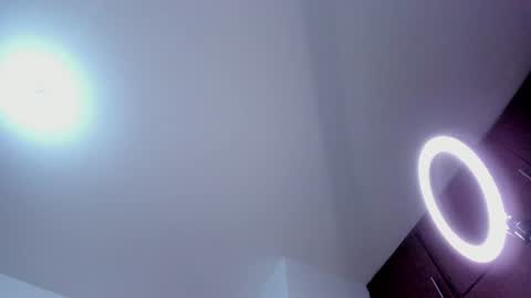 Snapshot of caroliine__ chatting on December 18, 2024, 10:46 pm Caroline online show from December 18, 2024, 10:46 pm