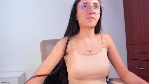 Snapshot of caroliine__ chatting on January 3, 2025, 9:26 pm Caroline online show from January 3, 2025, 9:26 pm