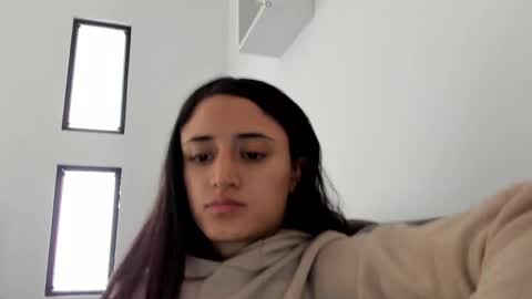 Snapshot of caroliine__ chatting on February 19, 2025, 5:06 pm Caroline online show from February 19, 2025, 5:06 pm