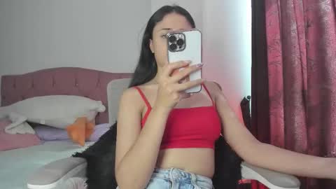 Snapshot of caroliine__ chatting on December 1, 2025, 7:30 pm Caroline online show from December 1, 2025, 7:30 pm