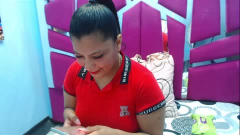 carolina suarez online show from April 14, 2026, 2:06 am
