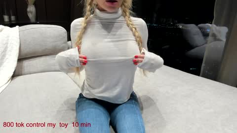 Lina.I will online 1 December   online show from January 12, 2025, 2:52 pm