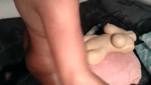 carolinayungin96 online show from January 17, 2025, 10:01 pm