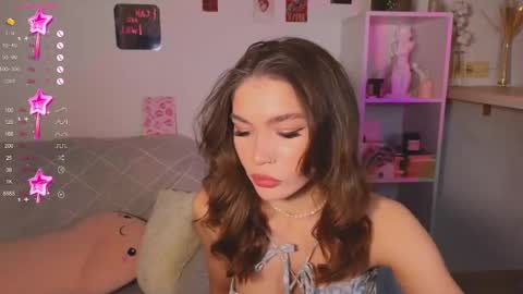 Snapshot of caroline_brown0 chatting on December 25, 2024, 8:28 pm Caroline online show from December 25, 2024, 8:28 pm