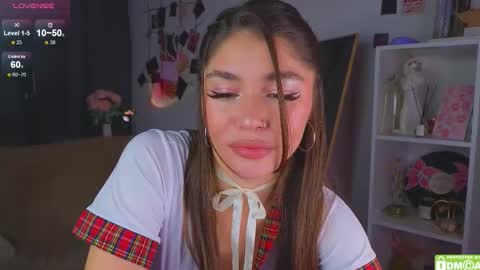 Caroline online show from November 13, 2025, 4:33 am