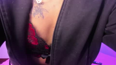 Snapshot of caroline_cute7 chatting on April 9, 2026, 6:19 am caroline 3 online show from April 9, 2026, 6:19 am
