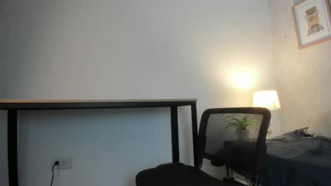  Caroline  online show from February 13, 2026, 11:39 am