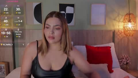 Snapshot of caroline_laurent_ chatting on June 3, 2026, 7:30 pm Caro online show from June 3, 2026, 7:30 pm