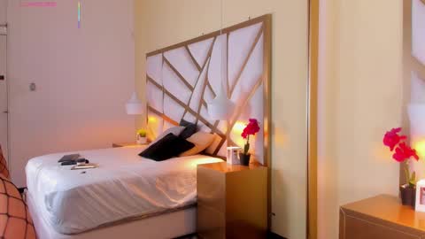 Caroline online show from September 18, 2025, 12:29 pm