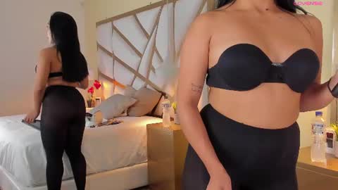 Snapshot of caroline_maldonado chatting on July 4, 2026, 12:33 pm Caroline online show from July 4, 2026, 12:33 pm