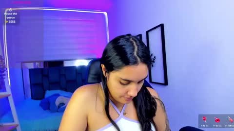 caroline_rodriguez_9 online show from September 19, 2025, 3:19 am