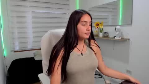 caroline_rodriguez_9 online show from March 16, 2026, 6:56 pm