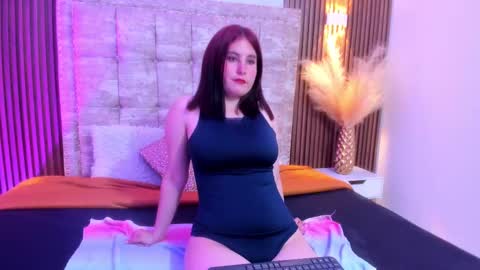Caroline online show from September 23, 2025, 7:39 pm