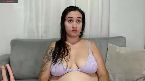 Caroline  online show from November 18, 2025, 6:01 pm