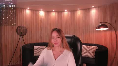 Caro online show from November 30, 2025, 11:25 am