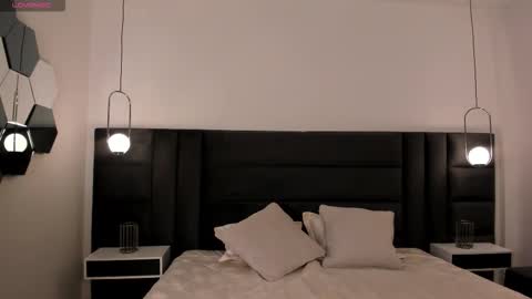 Caro online show from December 17, 2025, 10:21 am