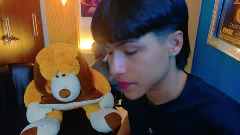 carolinejesh online show from March 24, 2026, 12:10 pm