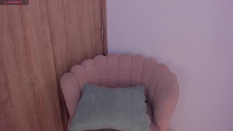 carolinna_ online show from November 6, 2025, 12:50 pm